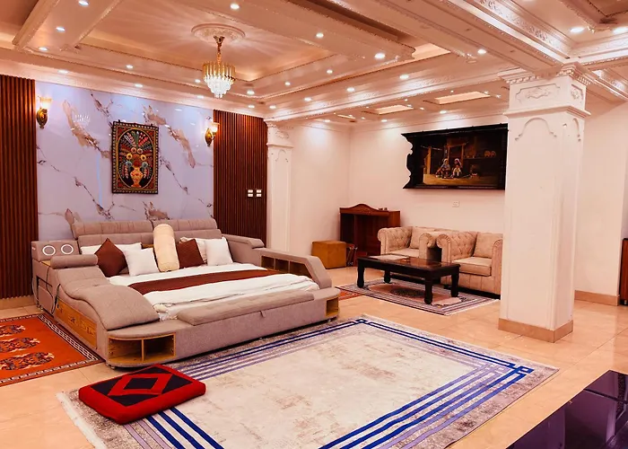 Whitehouse * Katmandu